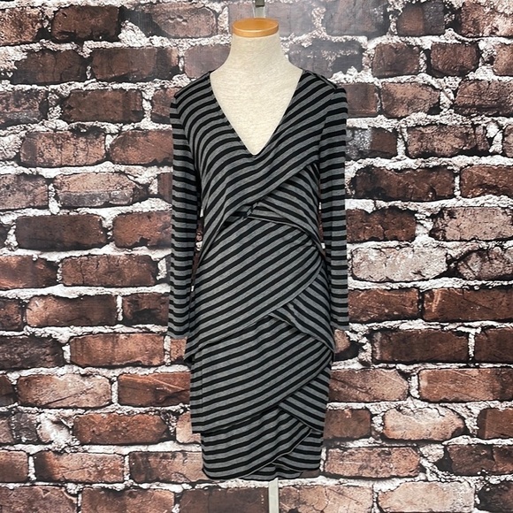 Market & Spruce Dress Grey Black Stripes Layered Ruffles Size Medium - Picture 1 of 11